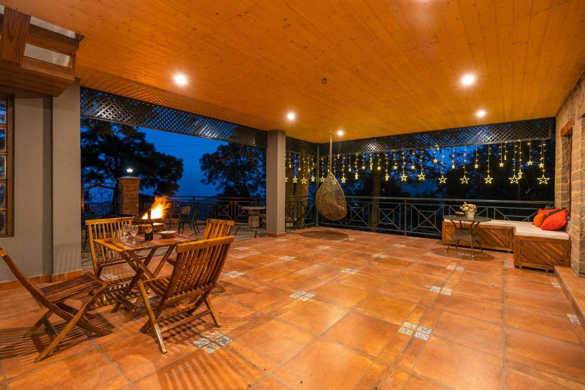 Stayvista At Paris Villa With Pvt Pool & Valley View Kasauli Exterior foto